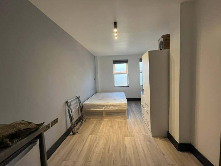 BENEFITS ACCEPTED - Studio Flat Available in Pinner Harrow HA3