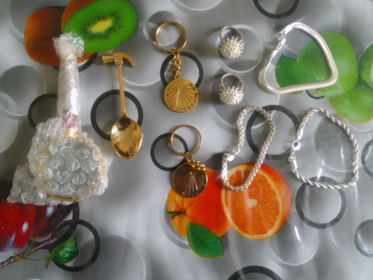 Jewellery egg cracker magnifying glass keychains (10) items new