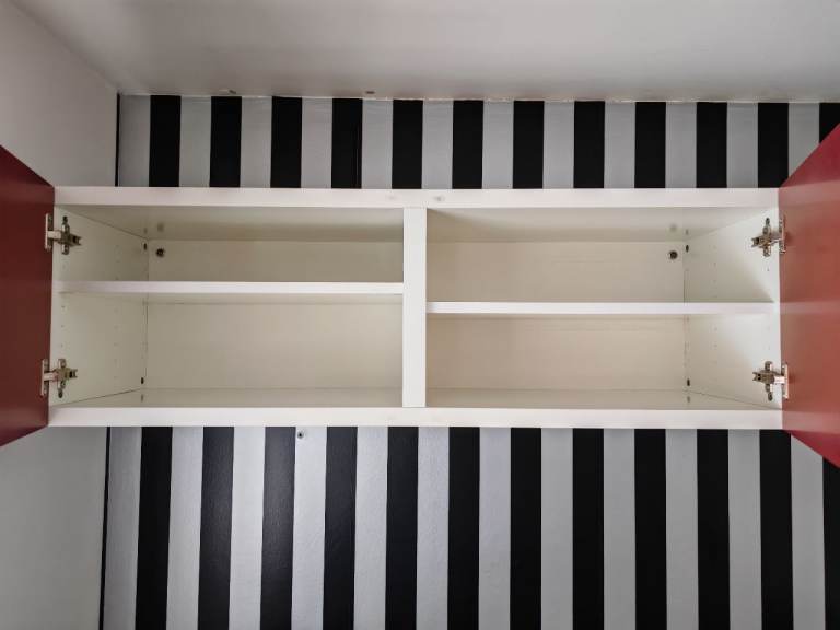 2 IKEA Besta units With Red Gloss Doors & 4 Shelves FREE DELIVERY 168