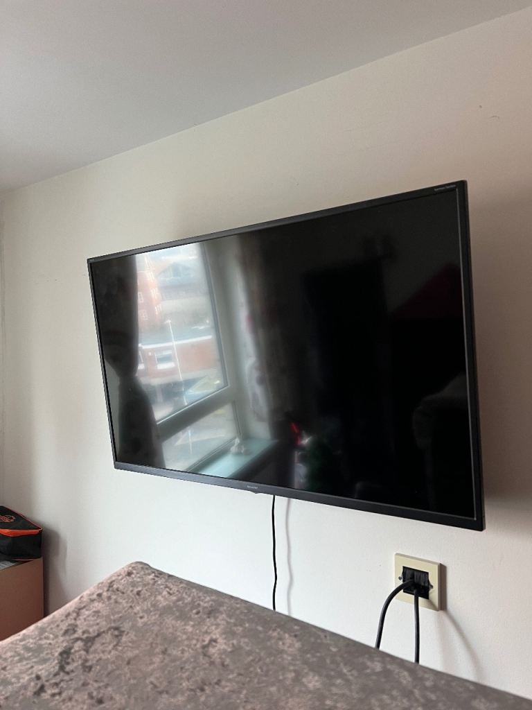 Sharp 40HE3245K 40" QLED TV –Powered by TiVo-Full-Motion Wall Mount+Original Stand–Poole RRP £220