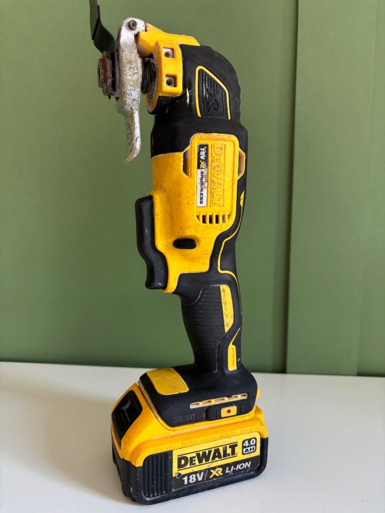 DeWalt 18V XR MultiTool – Good Condition