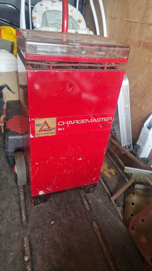 Crypton Triangle Chargemaster Mk V AG40 Vintage Car Starter / Battery Charger