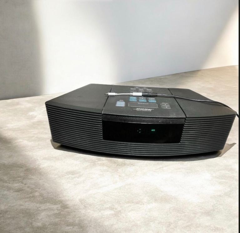 BOSE AWRC3G Wave Speakers with Radio and CD Player