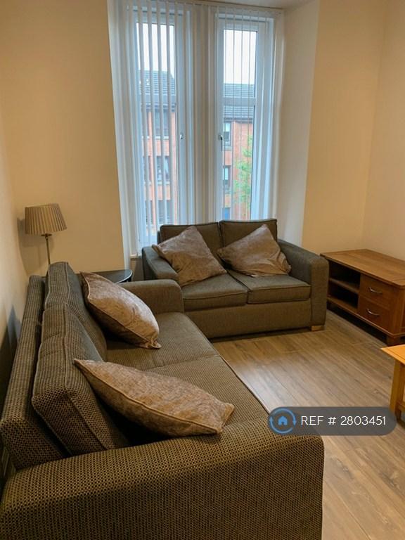2 bedroom flat in Budhill Avenue, Glasgow, G32 (2 bed) (#2803451)