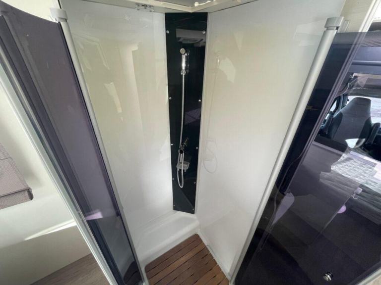 Chausson Welcome 718xlb 5 Berth 5 Belt Rear Garage Island Bed Motorhome