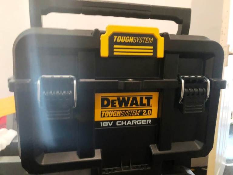 Dewalt DWST83470-GB Toughsystem 2.0 Battery Charger box 18v/54v XR Flexvolt USB