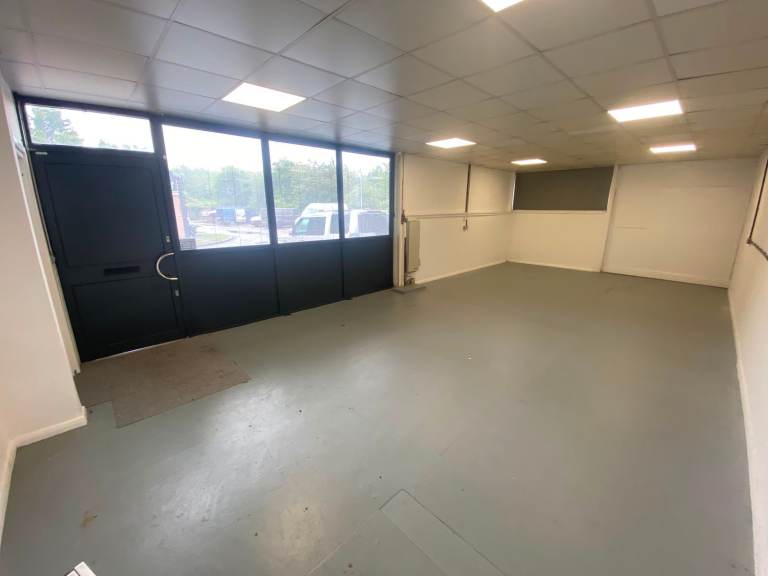 Business Unit / Office To Rent in Ilkeston