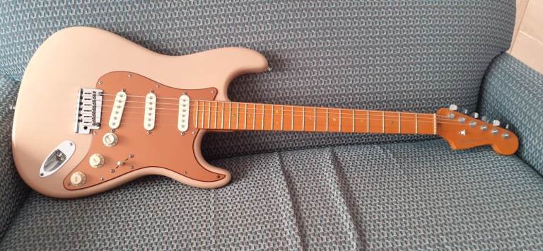Fender America Deluxe Stratocaster 2009Honey Blonde