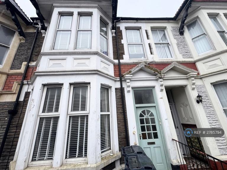 2 bedroom flat in Pen-Y-Wain Road, Cardiff, CF24 (2 bed) (#2785794)