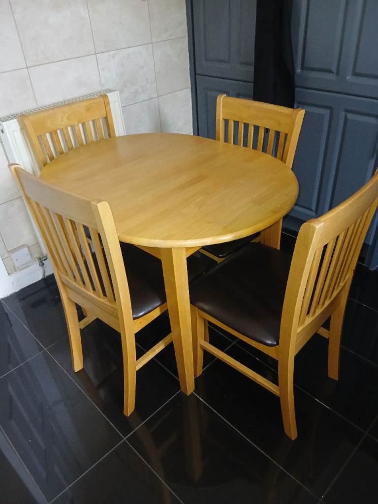 Wooden Round Dining Table with 4 Chairs – Good Condition