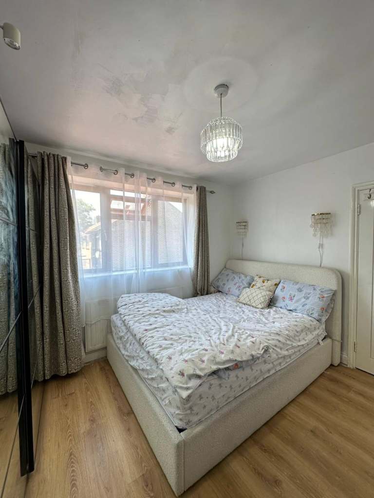 Spacious & Cosy Double Room For Rent AT E15 4QF