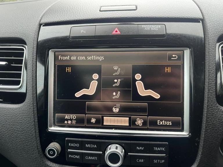 2014 Volkswagen Touareg 3.0 TDI V6 BlueMotion Tech R-Line Tiptronic 4WD Euro 5 (s/s) 5dr ESTATE D...