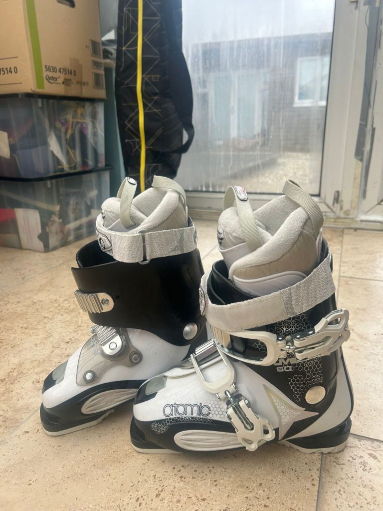 Ladies ski boots 