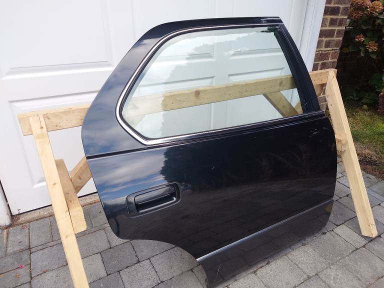 LS400 (97) Rear Door Skins + Glass