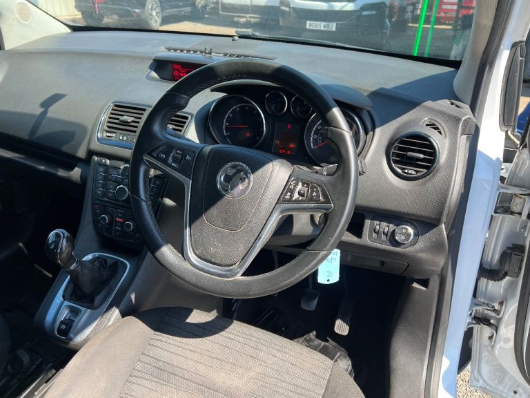 2014  (64) Vauxhall Meriva Life 1.4 Petrol 109,000 Miles MOT ’d April 26 alloy wheels 