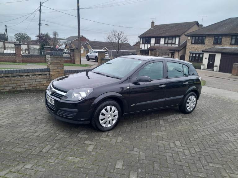 Vauxhall Astra Automatic, Only 14,020 miles from new, Yes only 14k. New Mot until Feb 2027