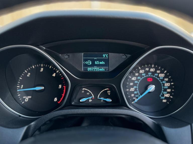 2012 Ford Focus 1.6 TDCi 115 Zetec 5dr HATCHBACK DIESEL Manual