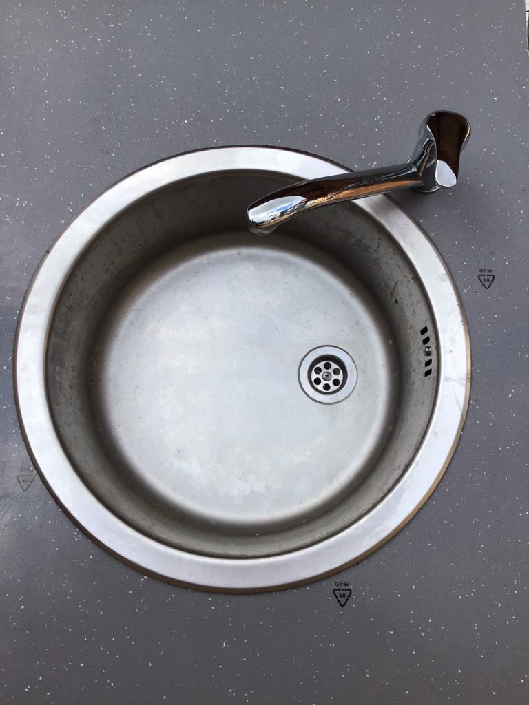 ROUND SINK 15” Perfect Condition With FLEXY CONNECTORS & TAP. REDUCED TO ONLY
