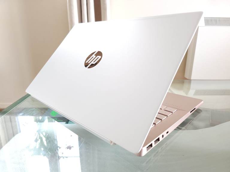 ❤️ HP Pavilion 14 White & Rose Gold Intel Pentium Gold 4415U 4GB RAM 128GB SSD Laptop Bang & Olufsen