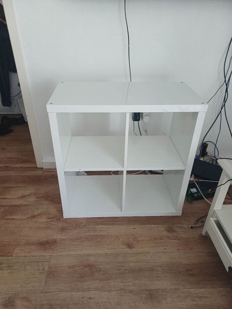 White high gloss storage unit &Slim line table