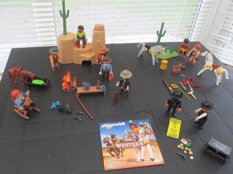 VINTAGE WESTERN PLAYMOBIL BUNDLE,Cowboys,Red Indians,Horses,Rocks,Weapons,Fire,Sheriff,Baddie,Loot