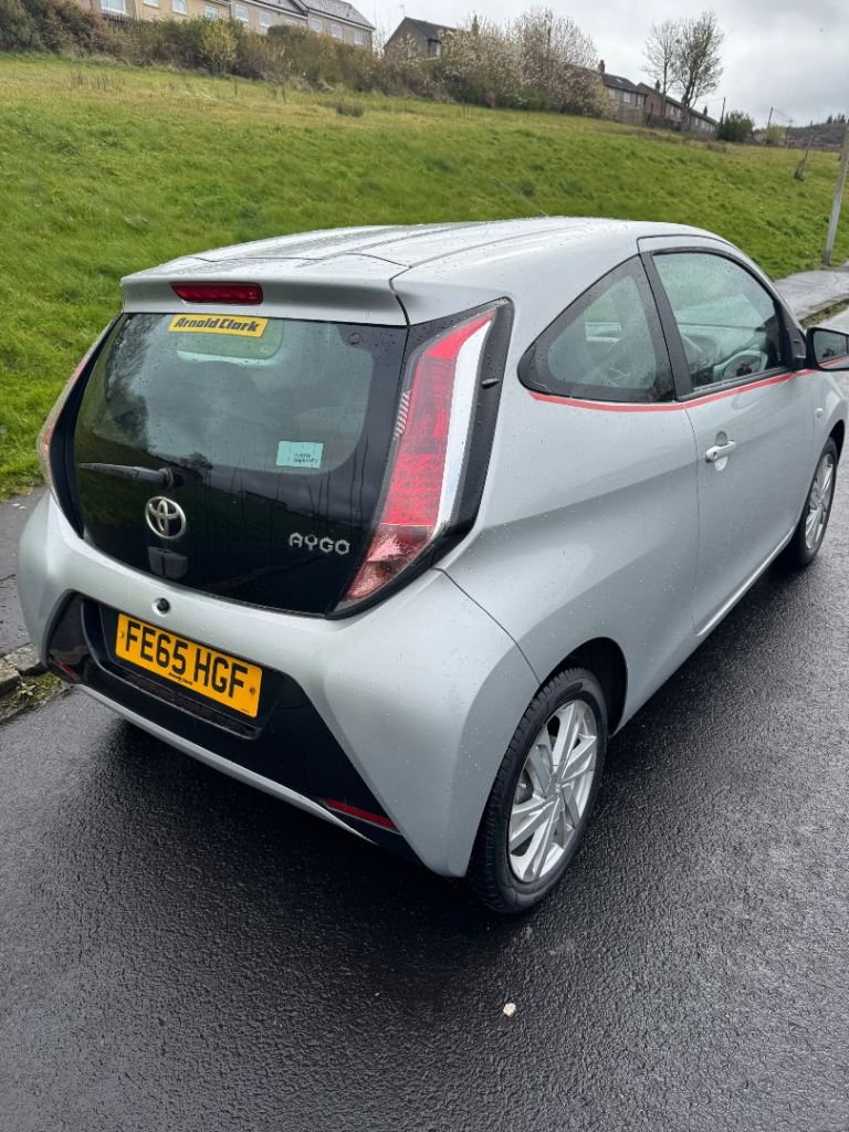Toyota aygo hatchback silver new shape 2015
