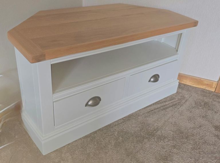 Dunelm Lancaster Corner TV Stand for TVs up to 42" - Cream & Oak