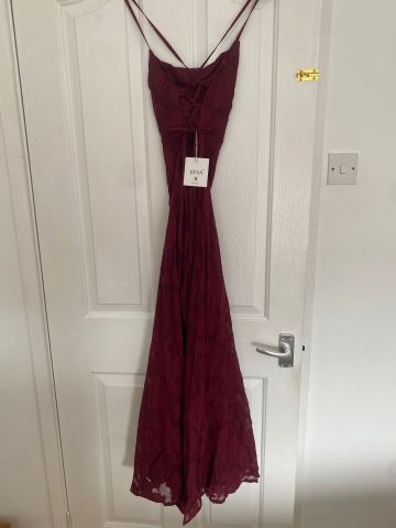 a night in tokyo lace dress burgundy Berry Lace Midi Dress Teuta Matoshi