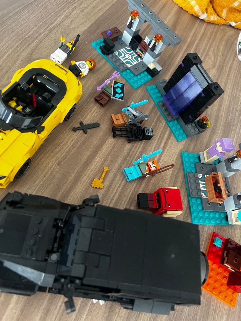 LEGO Minecraft Figures, Sets & Vehicles Bundle – Good Condition