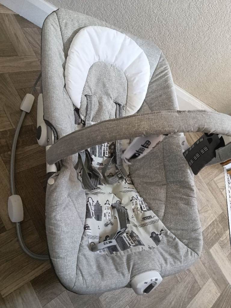 Joie vibrating baby bouncer 