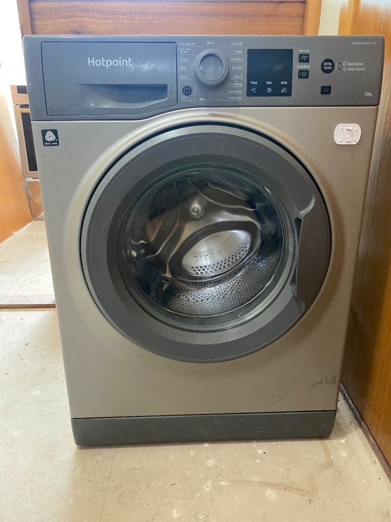 10kg washing machine - almost new