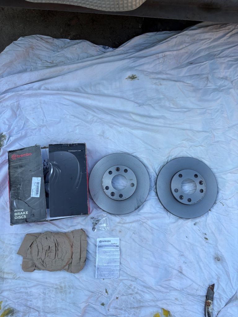 Brembo Prime Front Brake Discs Pair 10474630A Brand New