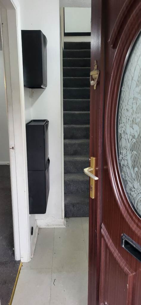 3 bedroom house off lever edge lane NO AGENCYS PLEASE 