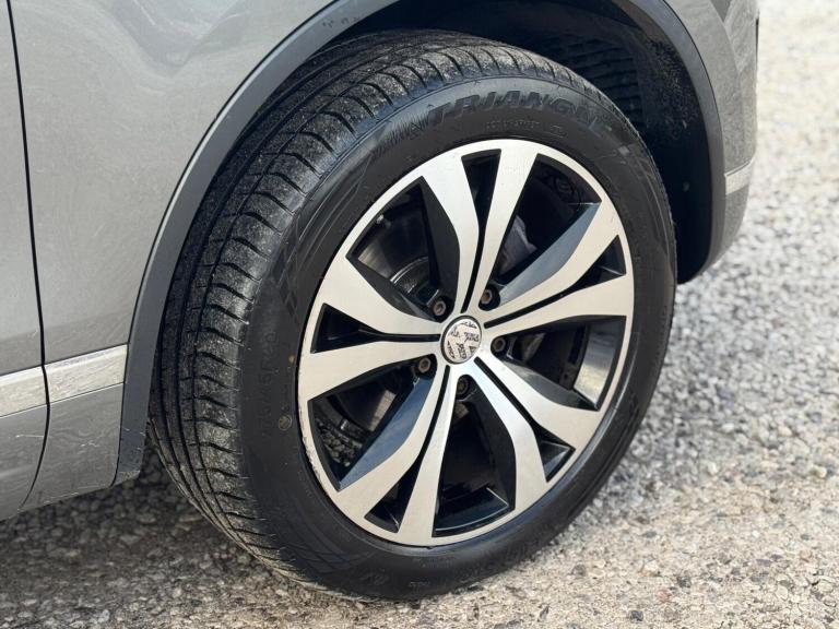 2016 Volkswagen Touareg 3.0 TDI V6 BlueMotion Tech R-Line Tiptronic 4WD Euro 6 (s/s) 5dr ESTATE D...