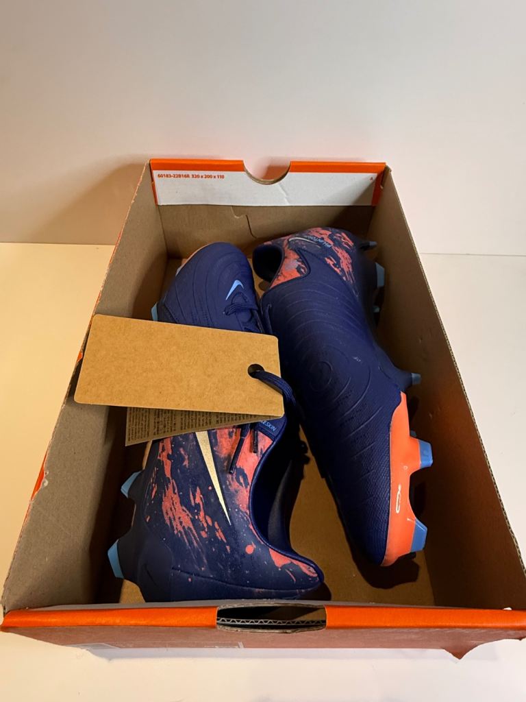 Nike Phantom GX 2 Academy 'Erling Haaland" football boots