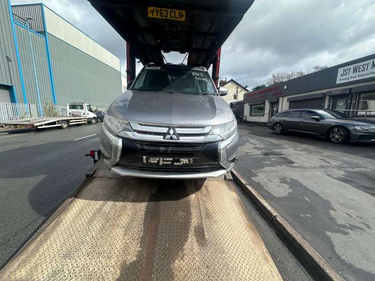 2018 MITSUBISHI OUTLANDER 2.2 DI-D JURO 5DR BREAKING FOR PARTS