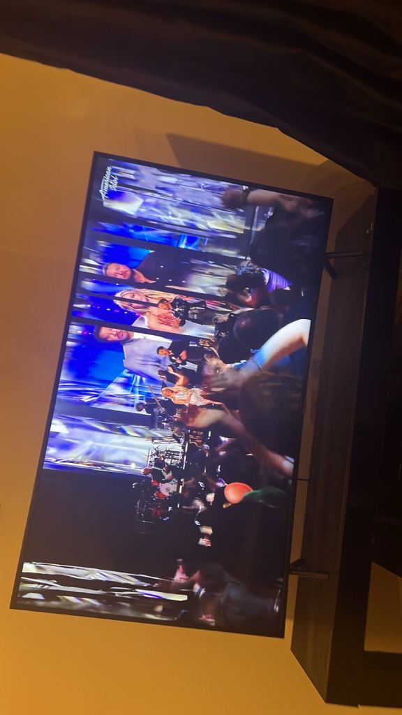 Samsung 55-inch RU7300 Curved HDR Smart 4K TV