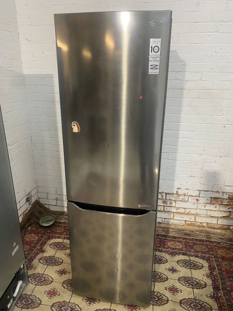 ✅🚐Beautiful LG Stainless Steel Fridge Freezer For Sale
