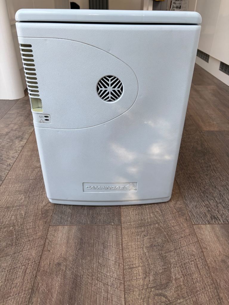 Vehicle portable fridge
