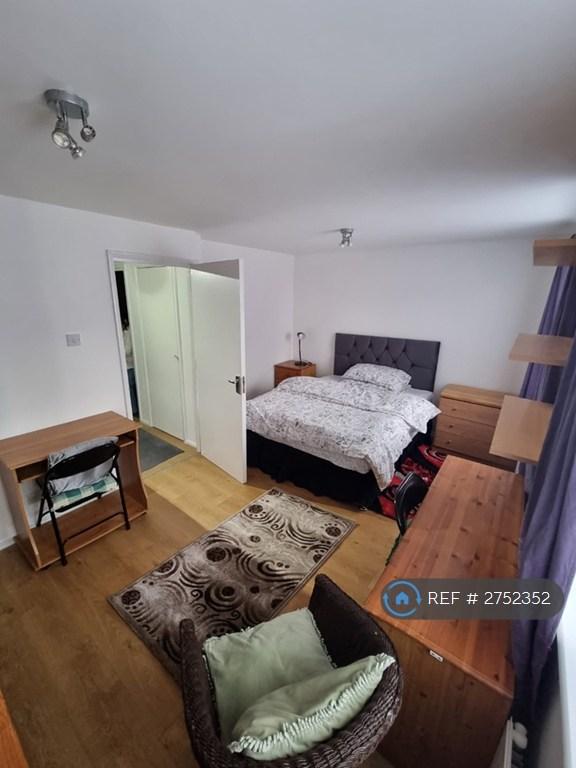1 bedroom in Harlinger Street, London, SE18 (#2752352)