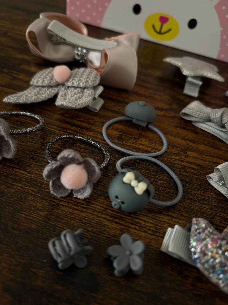 Set of Grey and Pink Hair Clips 🎀