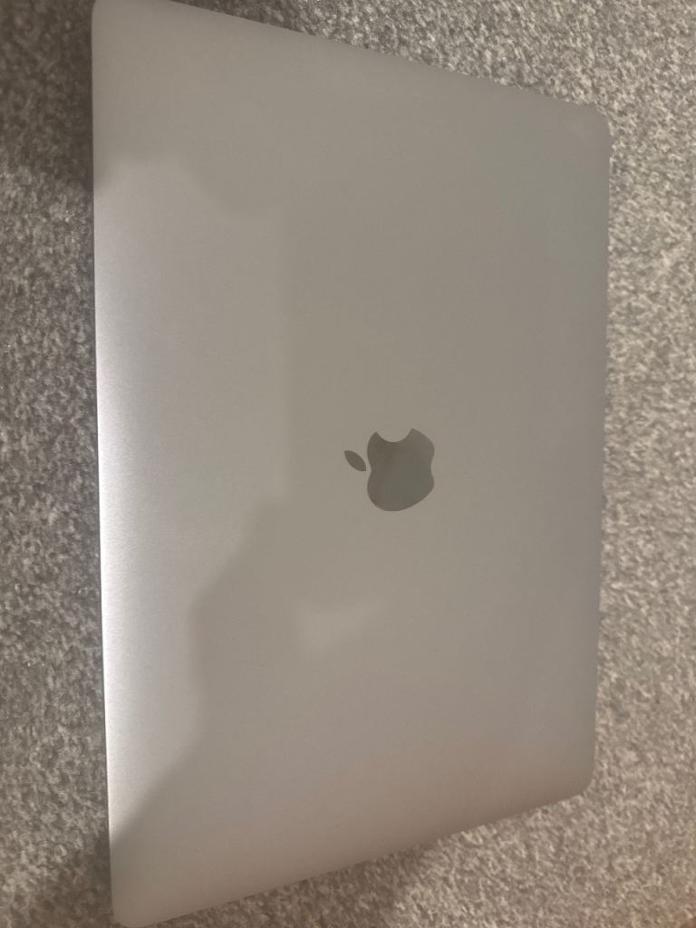 Apple MacBook Pro 13 inch 2020 Apple M1 8GB / 500GB