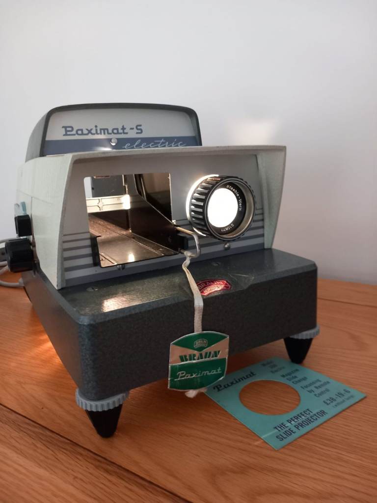 Braun paximat S model 300 electric slide projector