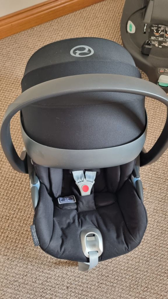 Cybex cloud z i-size carseat & isofx base
