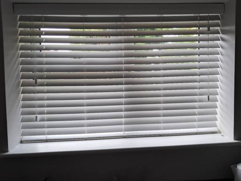 White Faux Wood Venetian Blind for Window