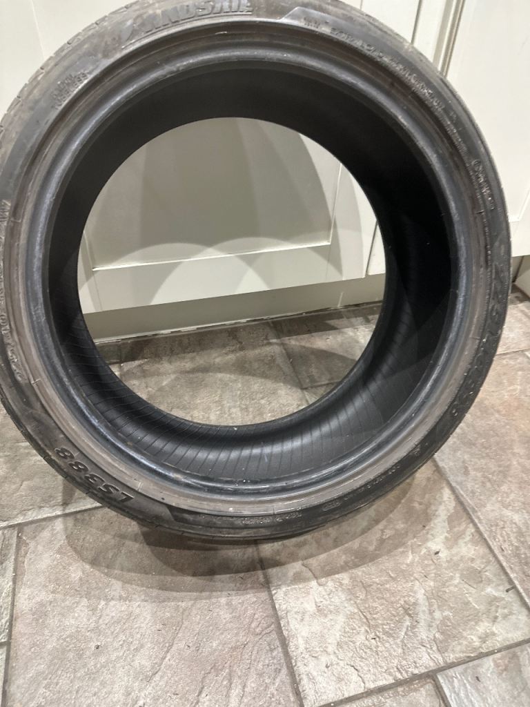 Landsail tyre 225/40/R18 6mm tread 