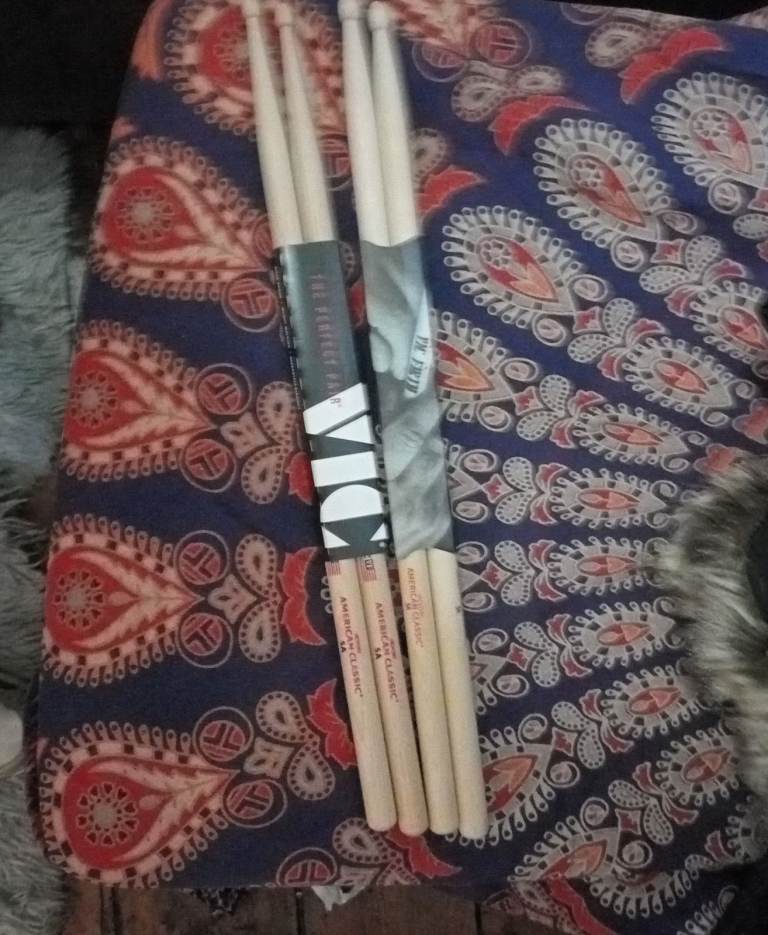 Vic Firth 5a American Classic Hickory Tip Drum Sticks 2 pairs brand new