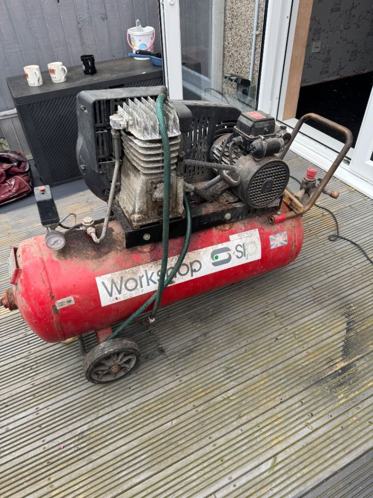 Workshop Air Compressor – Red, Fair Condition