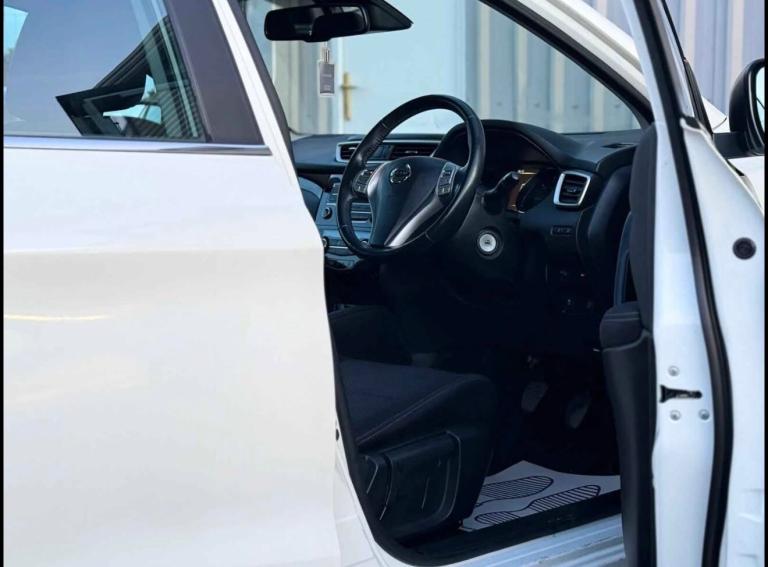 2016 Nissan Qashqai 1.5 dCi Acenta [Smart Vision Pack] 5dr HATCHBACK Diesel Manual