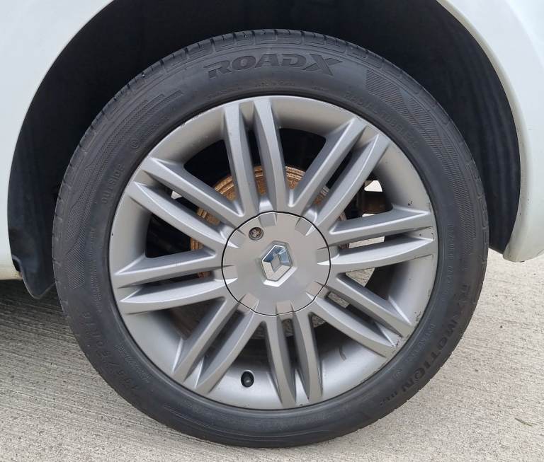 Cheap Renault Clio 1.2 Low Insurance 3Dr Full Service History Low Tax (CORSA FIESTA AYGO A3)